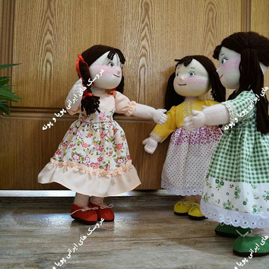 a-production-line-of-12-persons-for-making-live-dolls