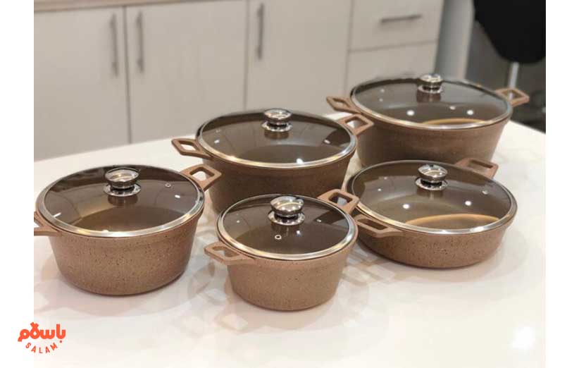 ۳. قابلمه چدنی؛ مقاوم اما سنگین