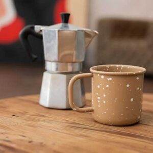چگونه با موکاپات در خانه قهوه درست کنیم؟ + راهنمای قدم‌به‌قدم