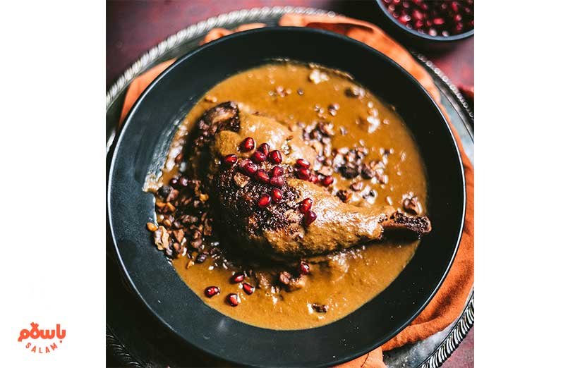 طرز تهیه سس انار با گردو، سیر و زعفران