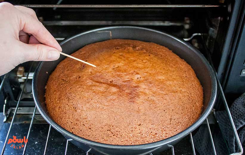 کیک خرمالوی شما آماده است