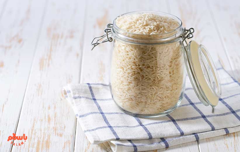 نگهداری برنج در ظرف شیشه ای