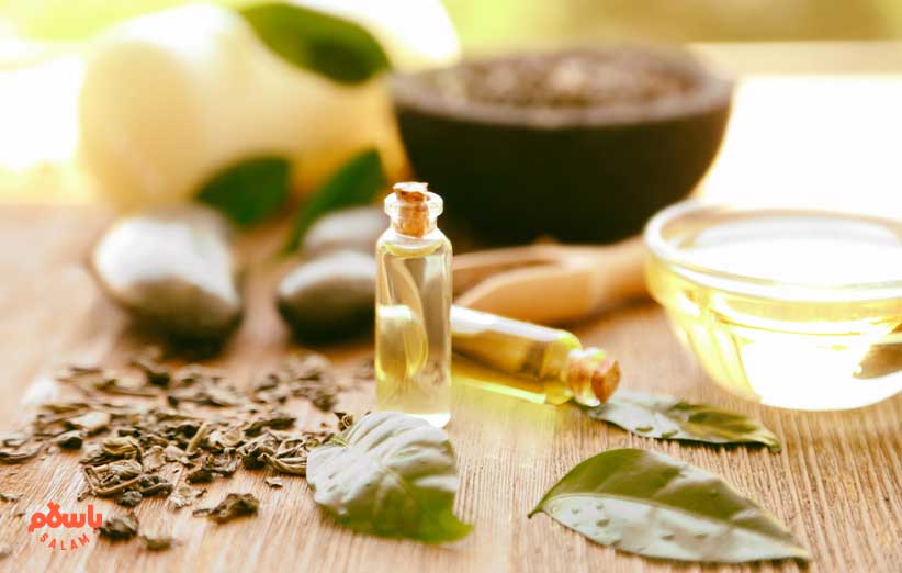 طرز استفاده از روغن درخت چای برای جوش صورت