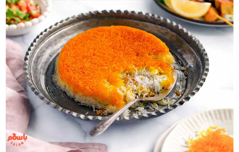 مراحل دستور پخت ته دیگ زعفرانی با ماست و تخم مرغ