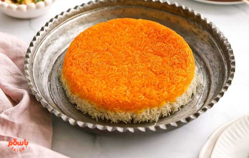 مراحل دستور پخت ته دیگ برنج با سیب زمینی رنده شده (نگینی یا خلالی)