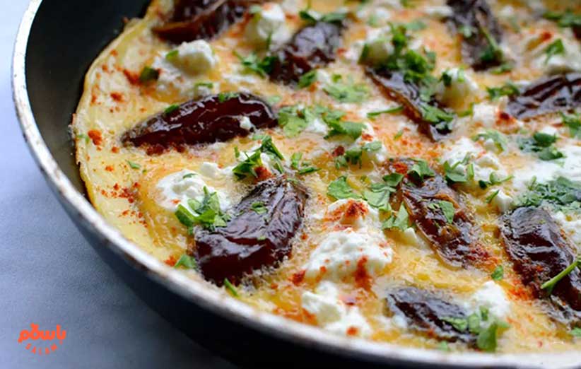 طرز تهیه املت خرما (خرما و تخم مرغ) با گردو، کنجد و شیر