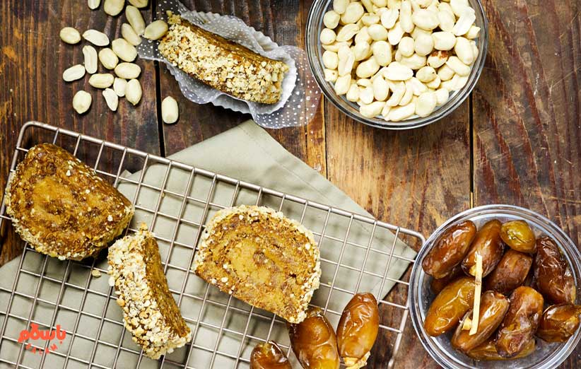 طرز تهیه رولت خرما با فیلینگ و تزئین