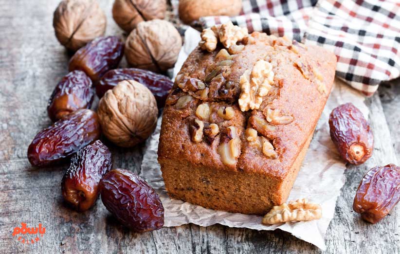 مراحل تهیه کیک خرما با ماست