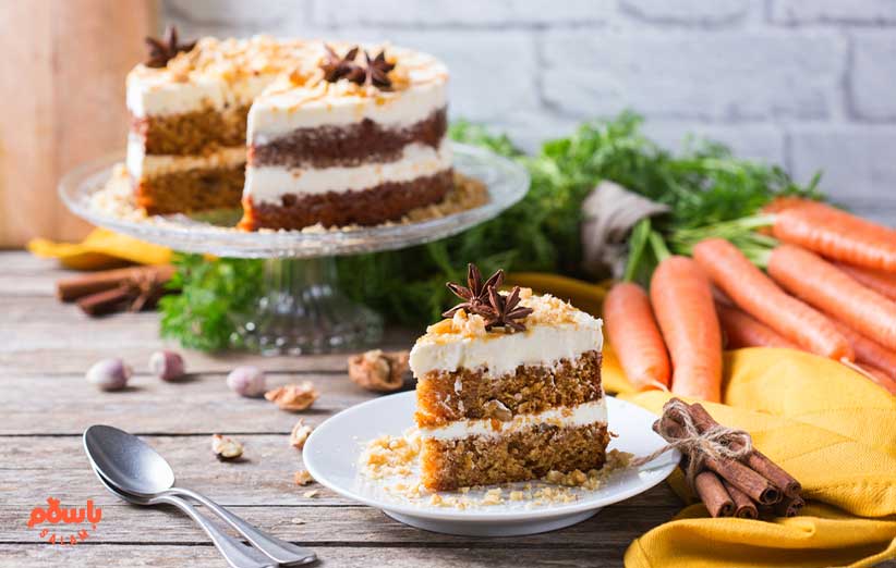 تزیین و سرو کیک هویج و گردو