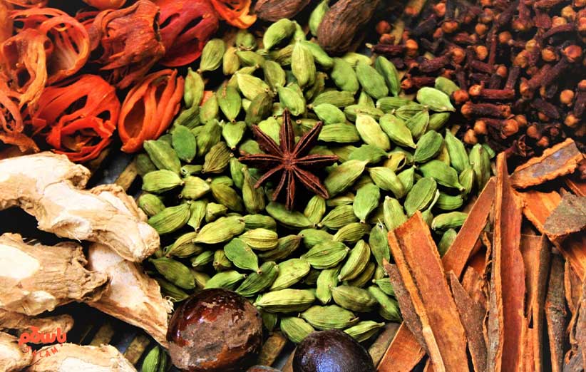 خواص و مضرات هل سبز برای مردان و زنان + ارزش غذایی و نکات مصرف