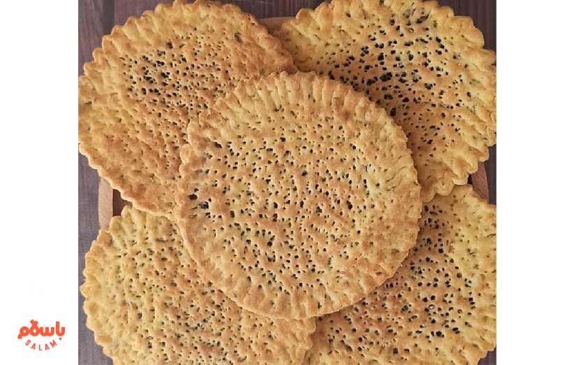 مراحل تهیه نان خرمایی دزفولی