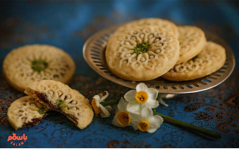 طرز تهیه نان خرمایی کرمانی