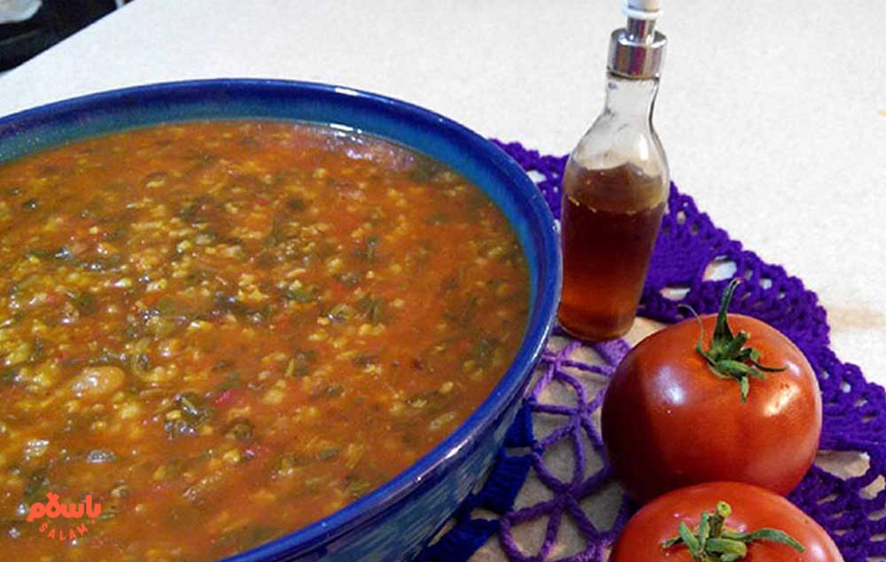مراحل تهیه آش گوجه فرنگی ساده