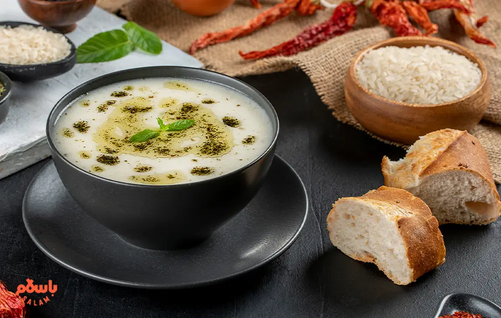 مراحل تهیه سوپ ماست خامه‌ای ترکیه‌ای