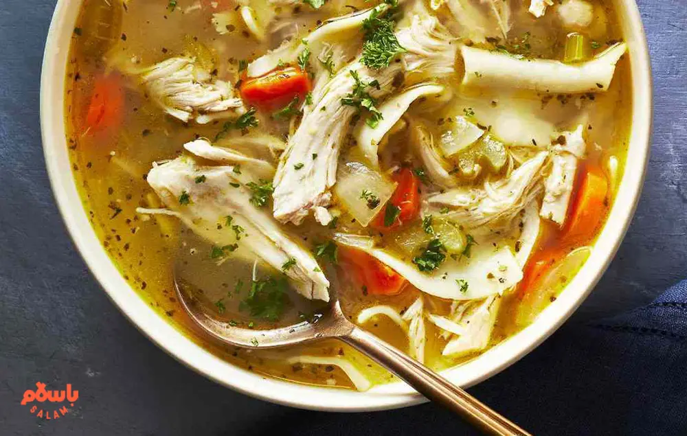 طرز تهیه سوپ مرغ با سبزیجات و تره بار