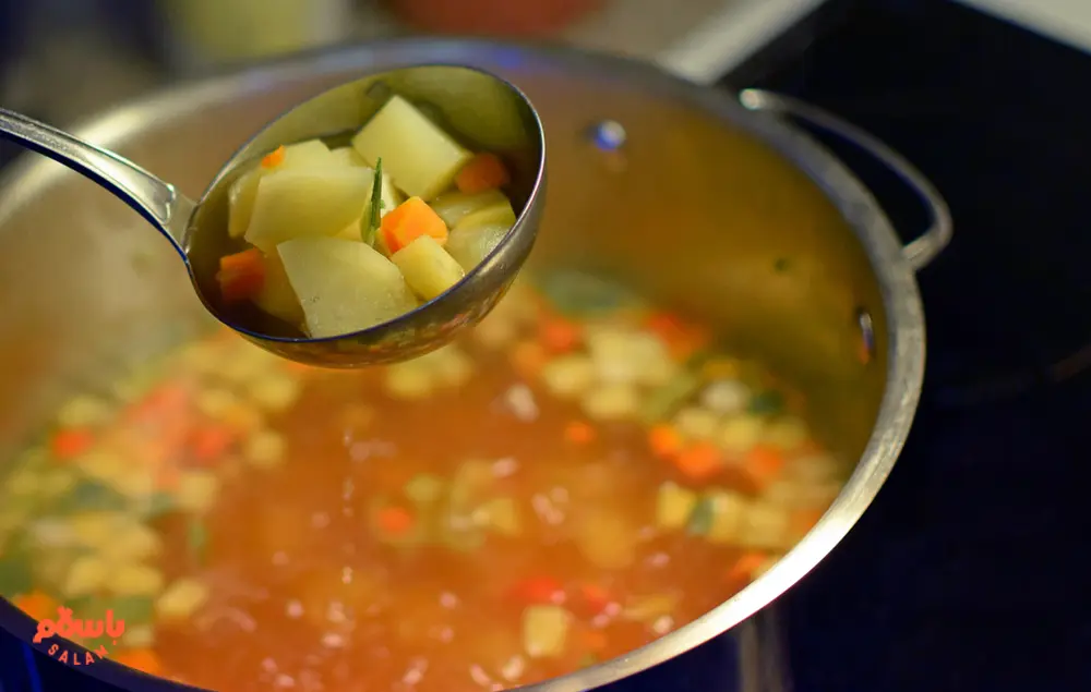 طرز تهیه انواع سوپ شلغم مجلسی و خانگی