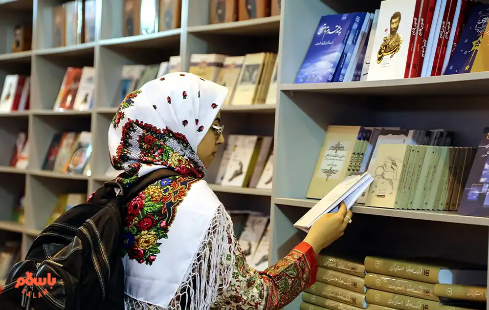 جدول و لیست 100 پرفروش‌ترین کتاب‌های ایران + دسته‌بندی