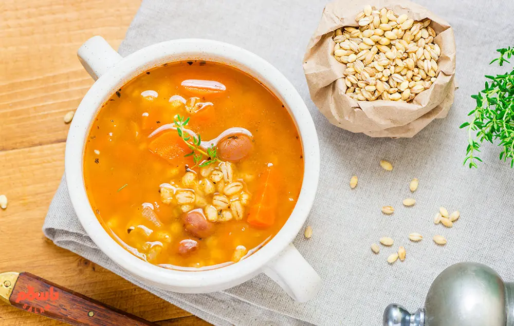 مراحل تهیه سوپ جو خانگی