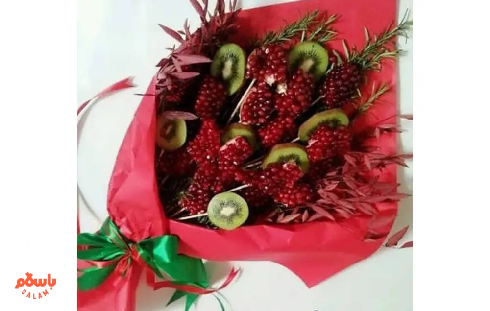 تزیین انار با میوه شب یلدا