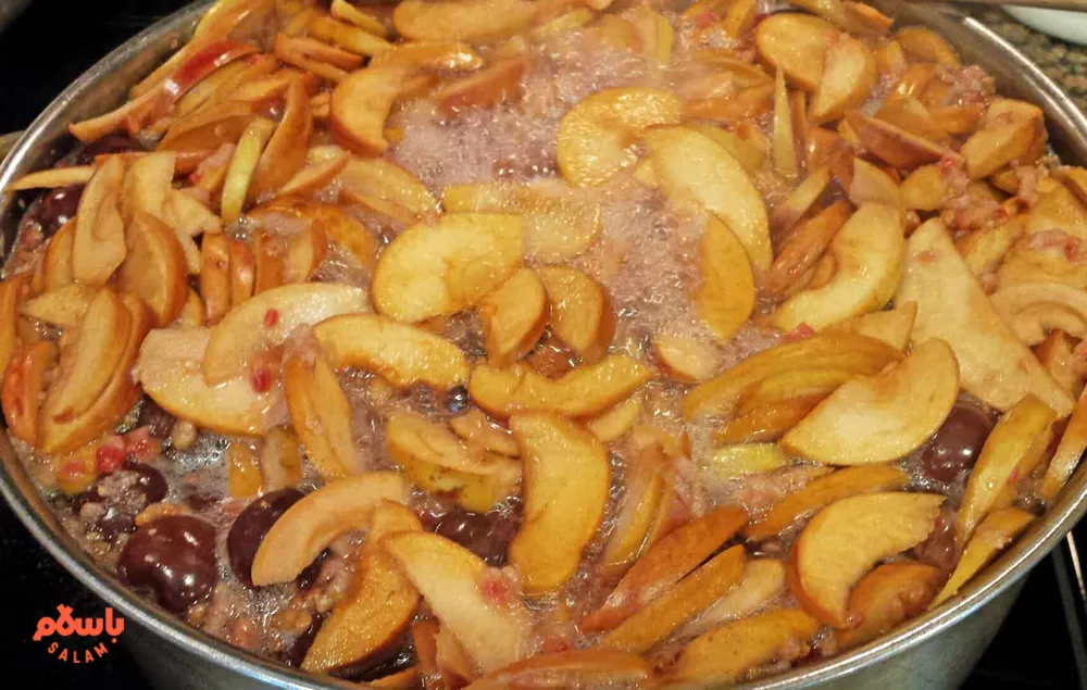 طرز تهیه کمپوت گلابی با پوست