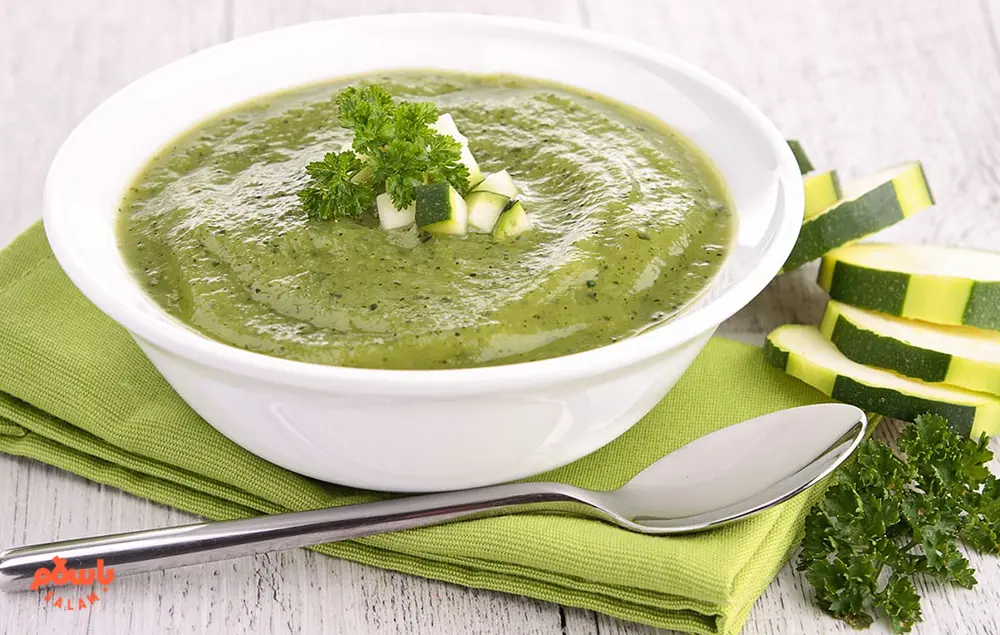 طرز تهیه سوپ رژیمی کدوسبز و ریحان