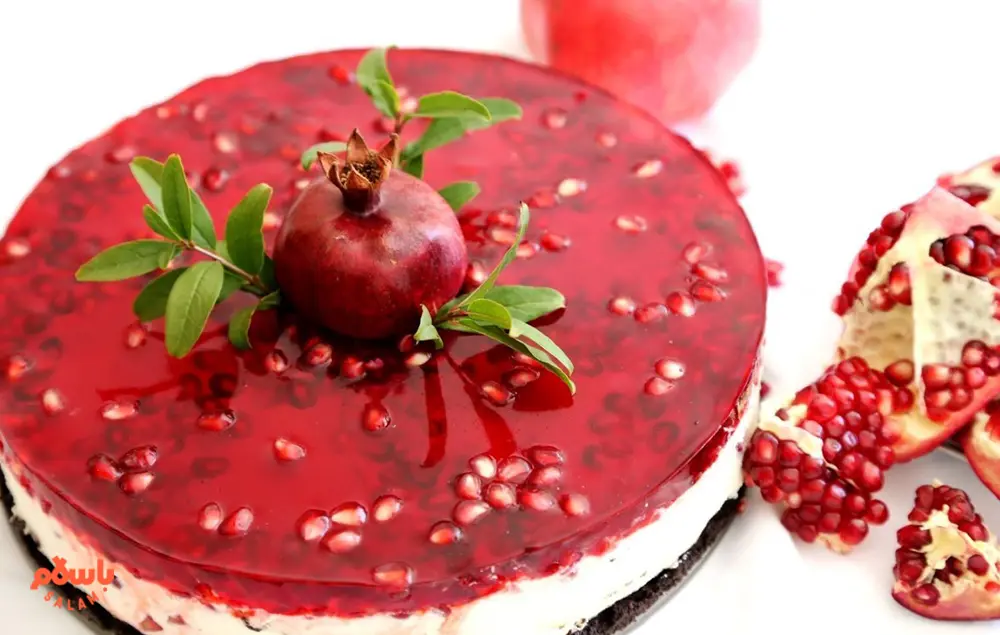 کیک شب یلدا هندوانه و انار