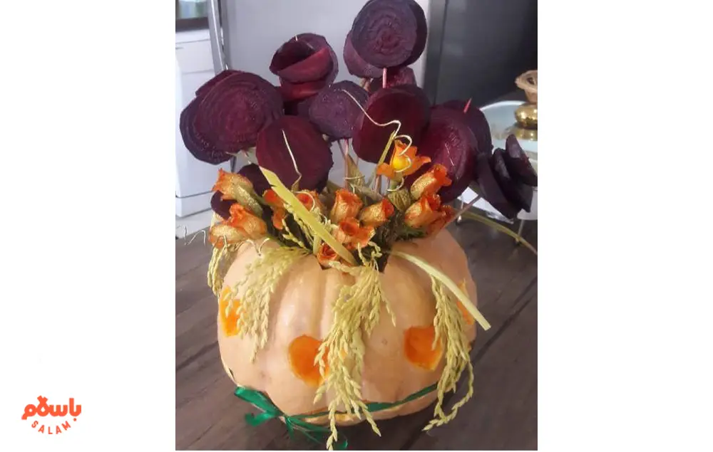 تزیین کدو برای شب یلدا با گل