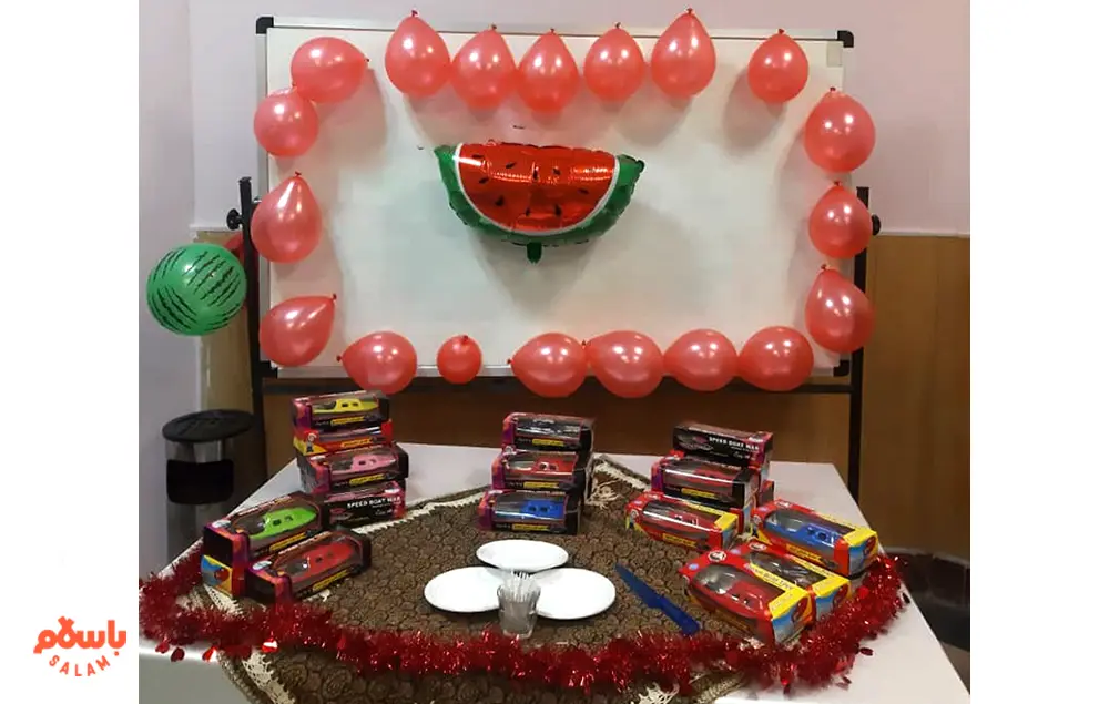 عکس خفن تزیین شب یلدا برای مدرسه