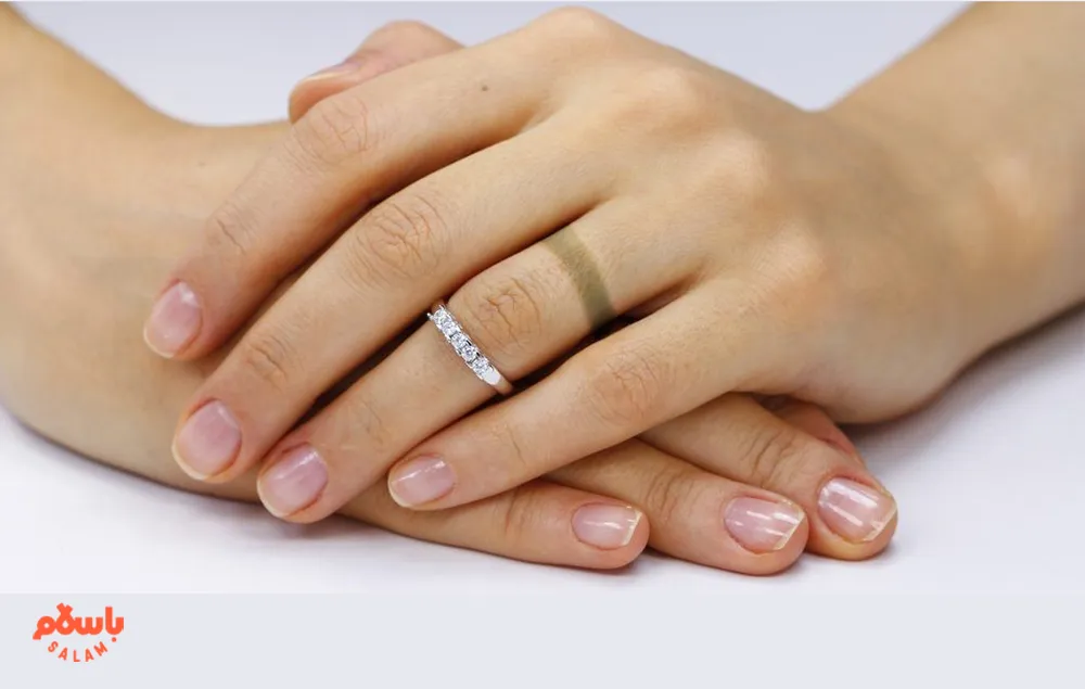 علت سیاه شدن پوست با طلا