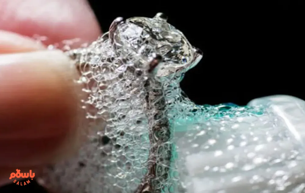 علت سیاه شدن ورق طلا در رزین