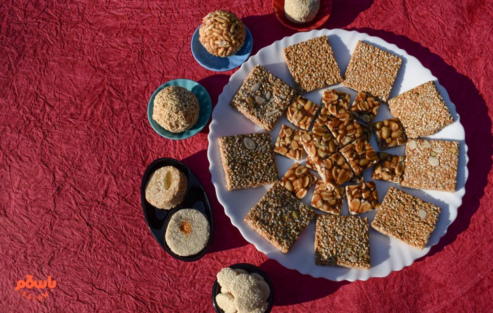 سوهان کنجدی با عسل