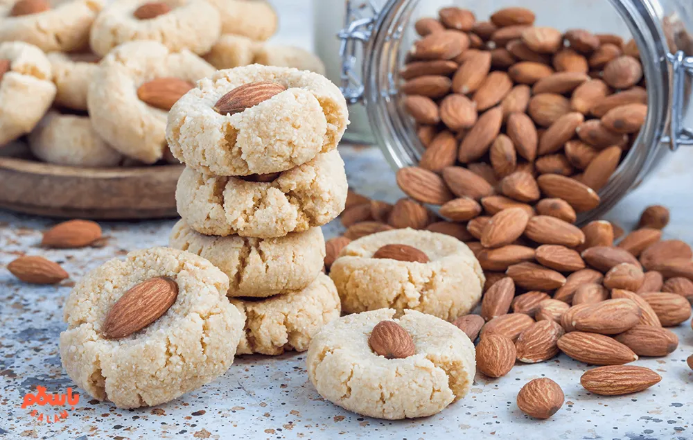 شیرینی بادامی