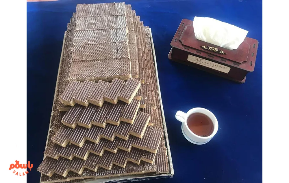 فرق شیرینی میشکا و میکادو