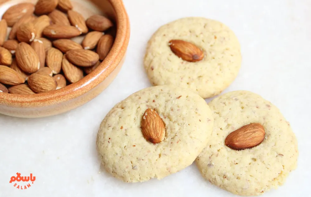 شیرینی توت بادامی