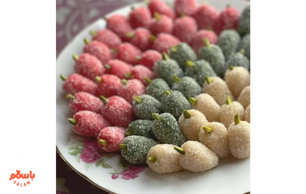 شیرینی توت به شکل میوه	