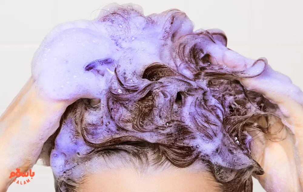 روش استفاده شامپو بنفش ضد زردی برای انواع موها
