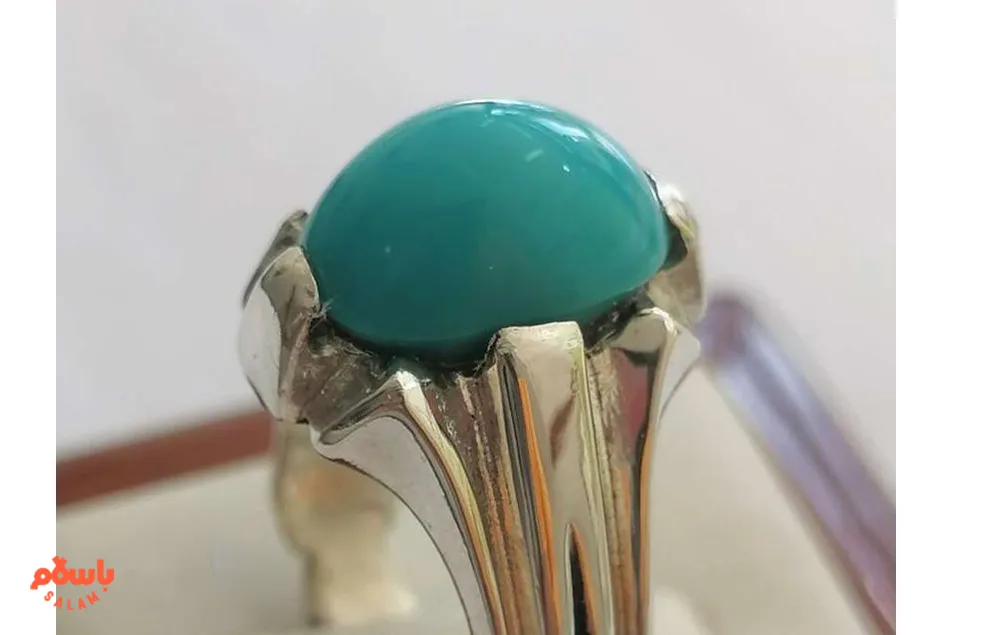 فیروزه عجمی چیست
