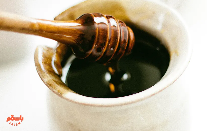 عسل سیاه چیست و چه خواصی دارد؟