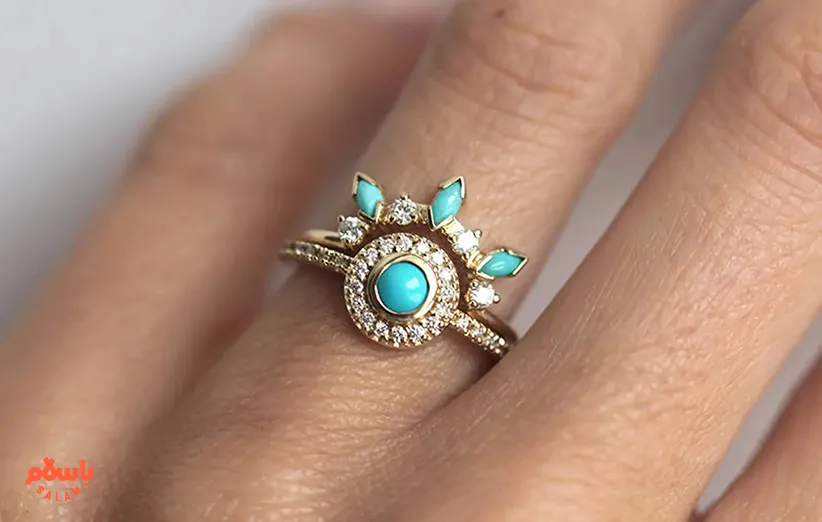 انگشتر فیروزه در نماز  
