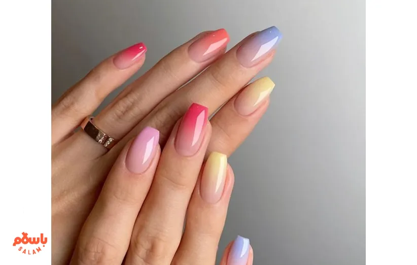 یک طرح آمبره ساده و رنگین کمانی روی ناخن‌‌های تابوتی(بالرین)